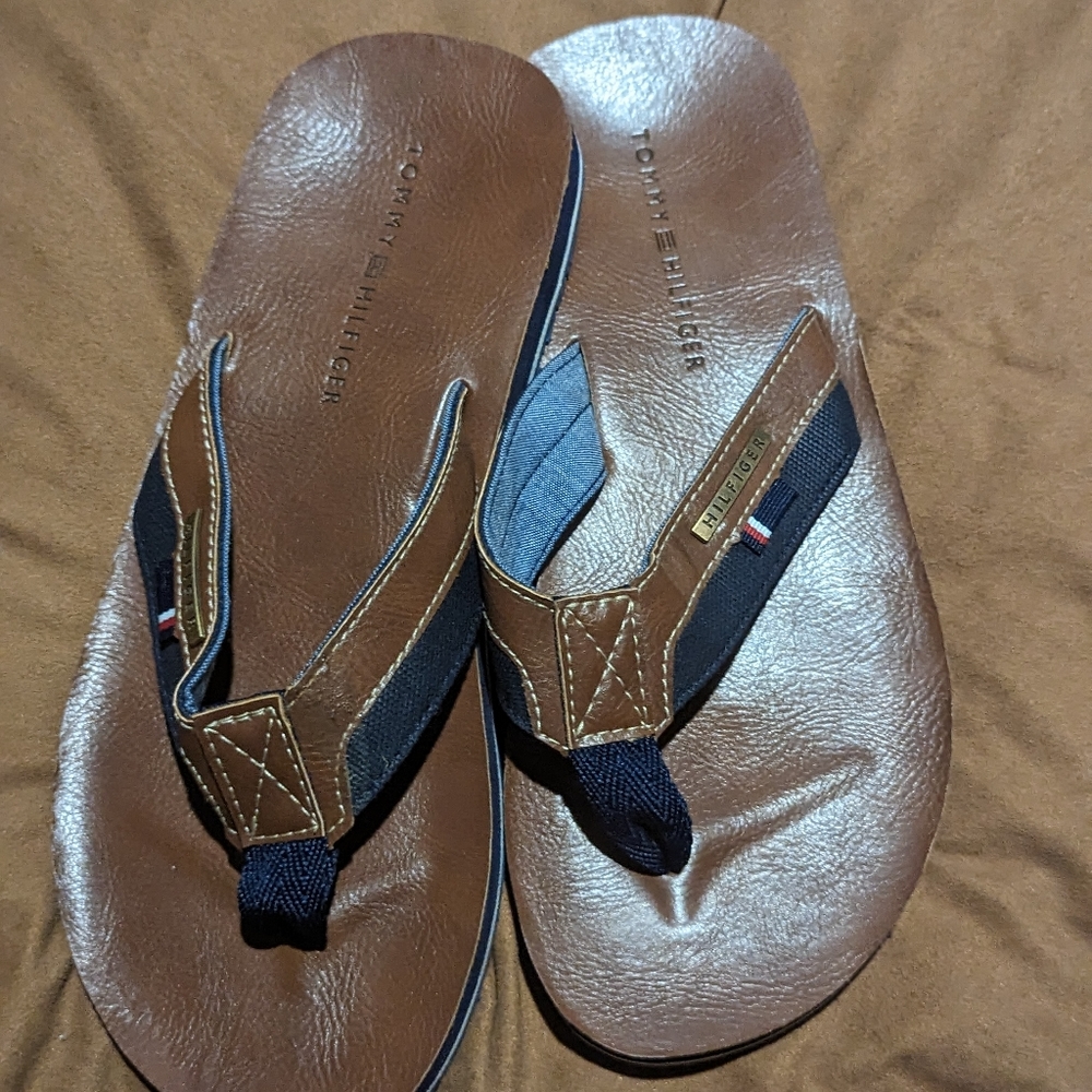 Unisex Tommy Hilfiger Leather Flip Flops... Sz. M-L